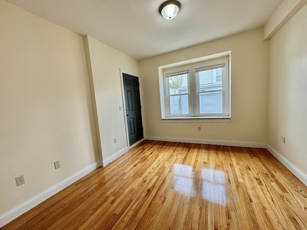 60 Mather St # 3