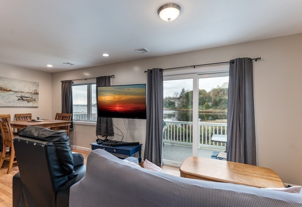 109 Pilot Dr