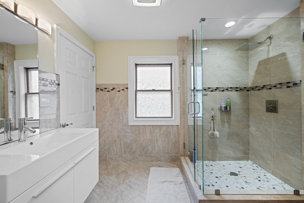 28 Collamore St # 28