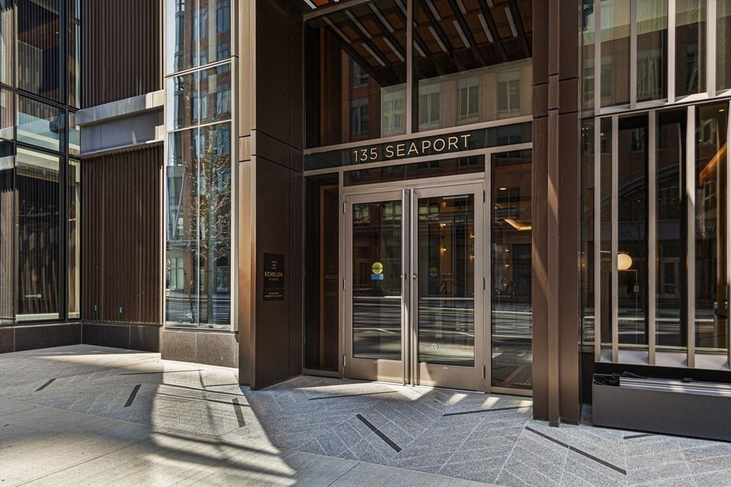 135 Seaport Blvd # 1211