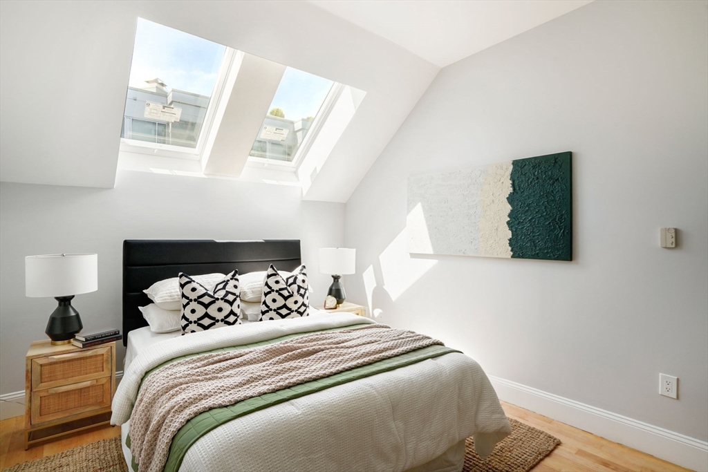 45 W Broadway Unit: PH2