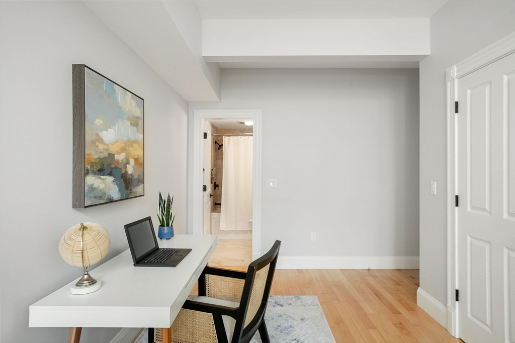 45 W Broadway Unit: PH2
