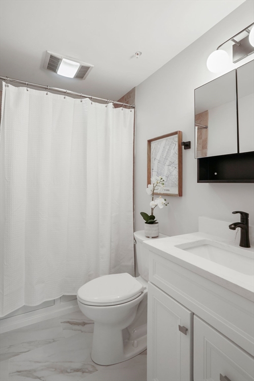 45 W Broadway Unit: PH2