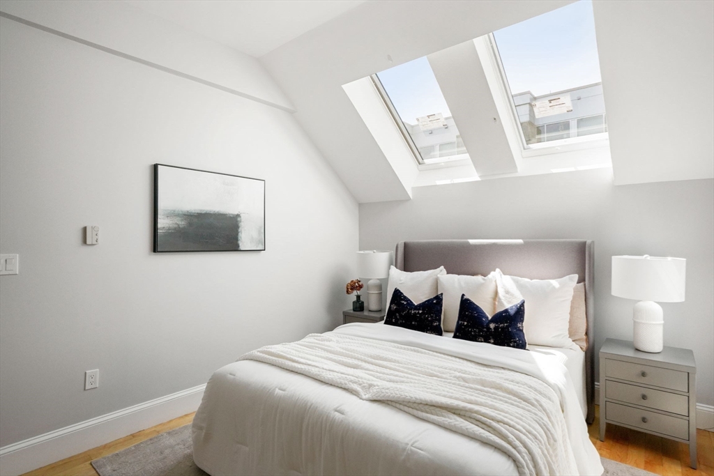 45 W Broadway Unit: PH2