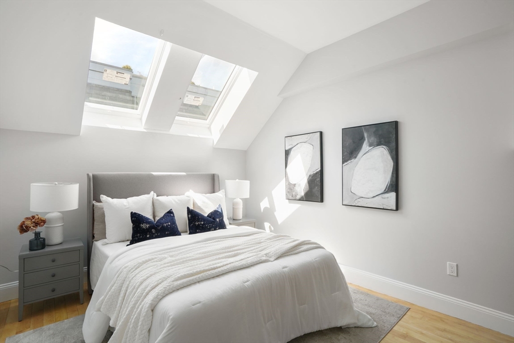 45 W Broadway Unit: PH2