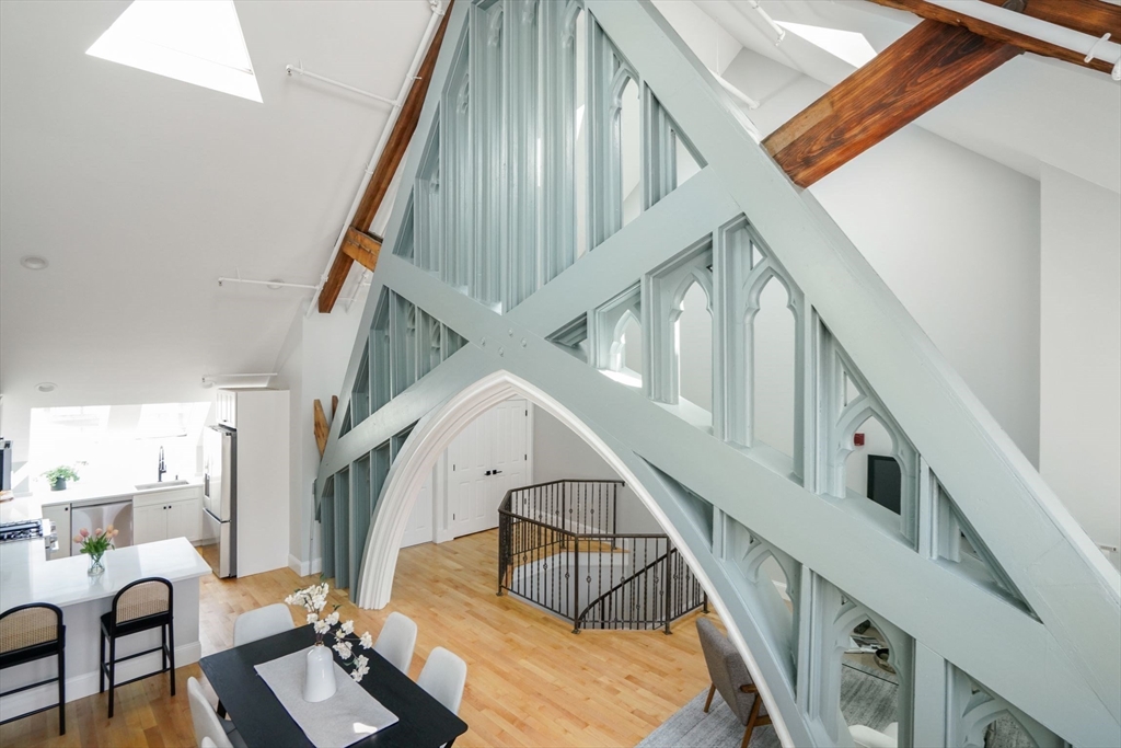 45 W Broadway Unit: PH2