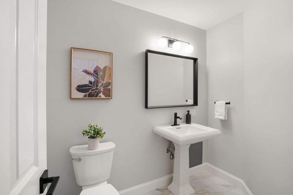 45 W Broadway Unit: PH2