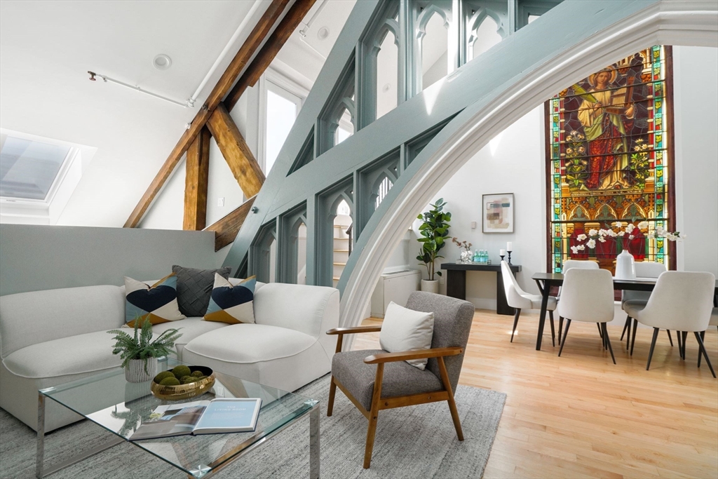 45 W Broadway Unit: PH2