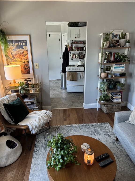 400 Hanover Street # 4B