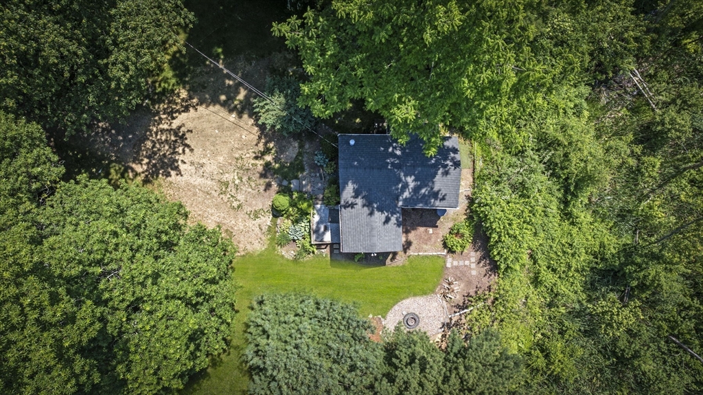 7 Jordan Ln