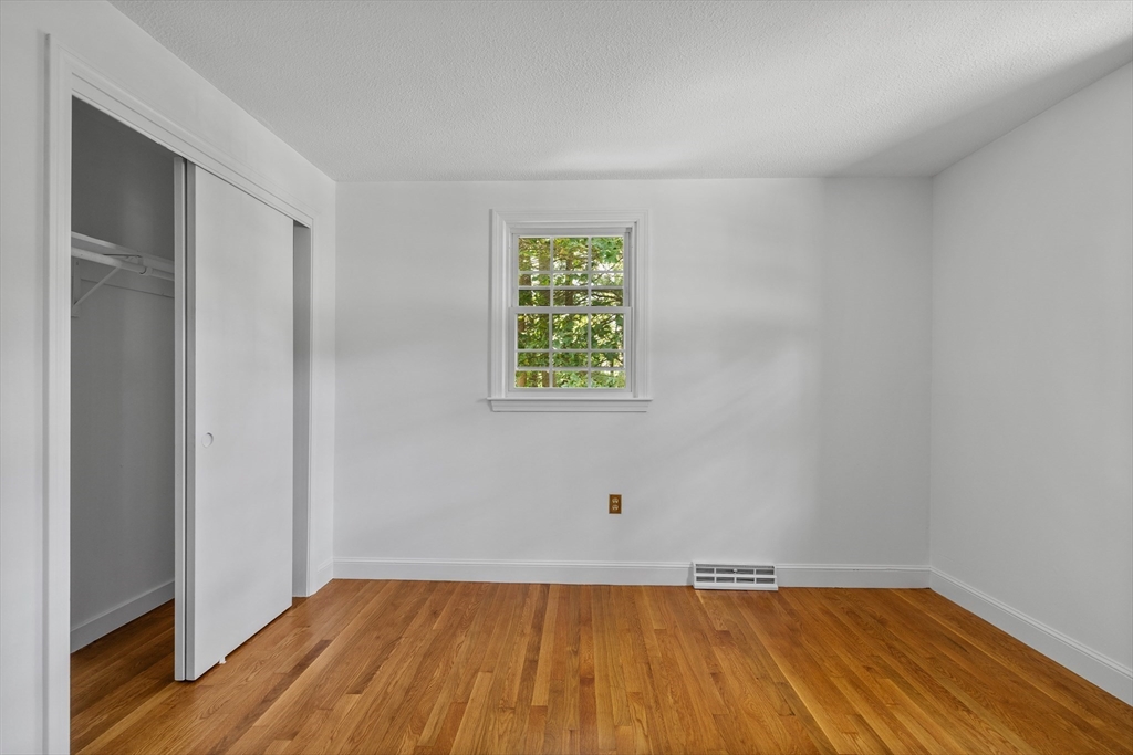 71 Maureen Dr