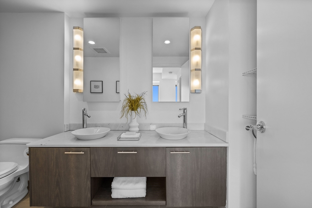 110 Stuart Street # 21J