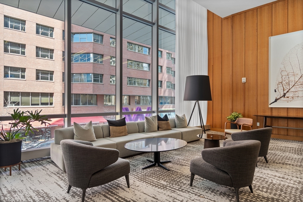 110 Stuart Street # 21J