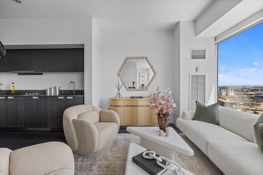 110 Stuart Street # 21J