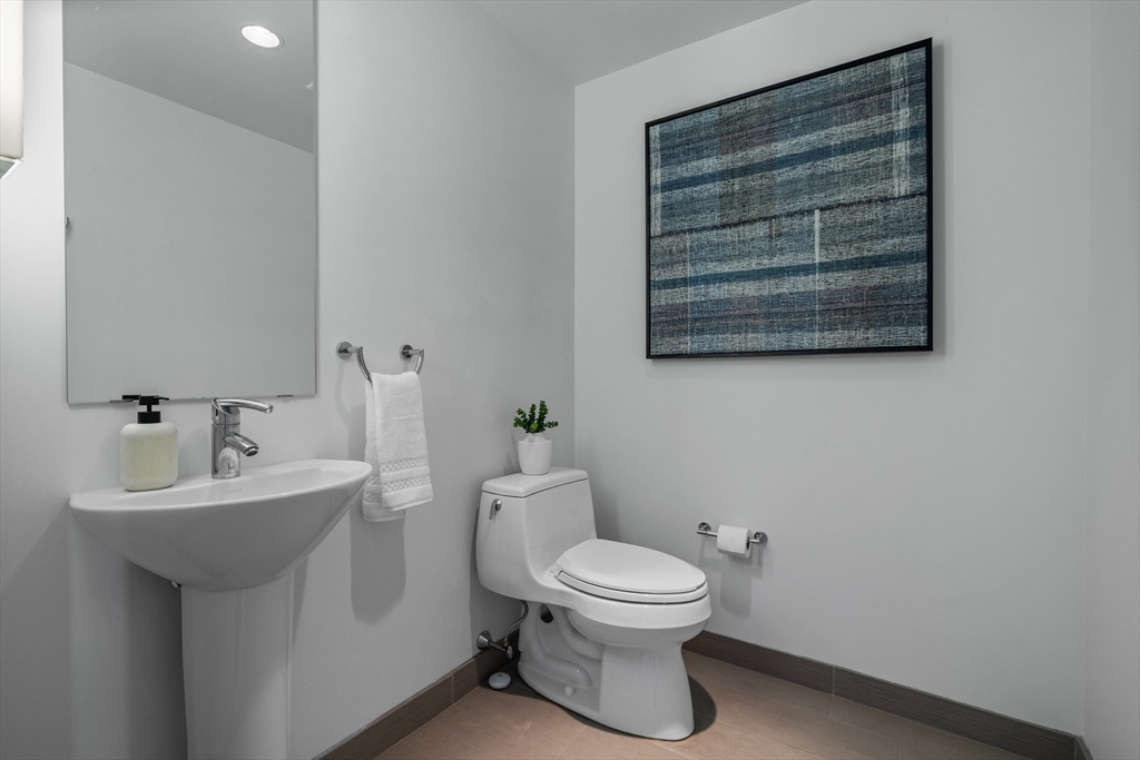 110 Stuart Street # 21J