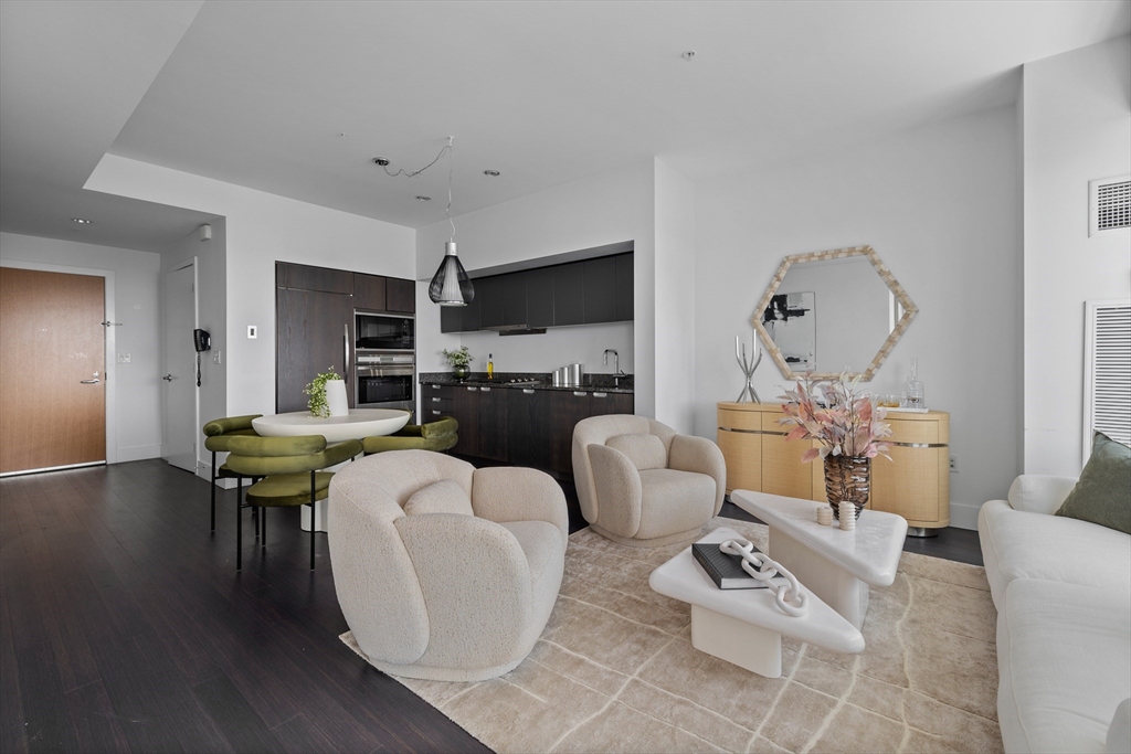 110 Stuart Street # 21J