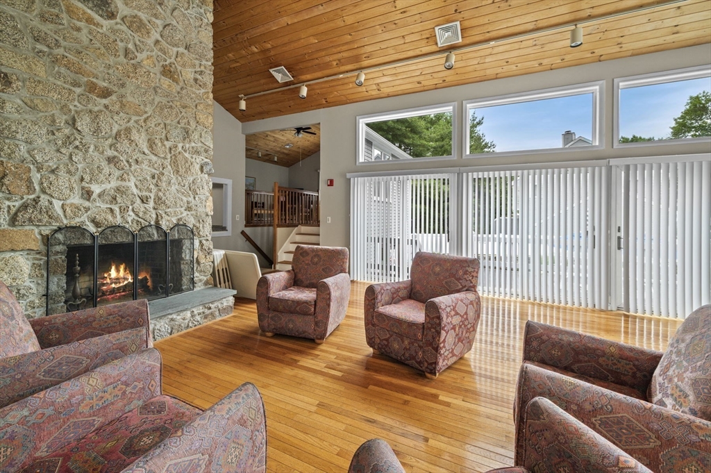 1204 Foxwood Circle # 1204