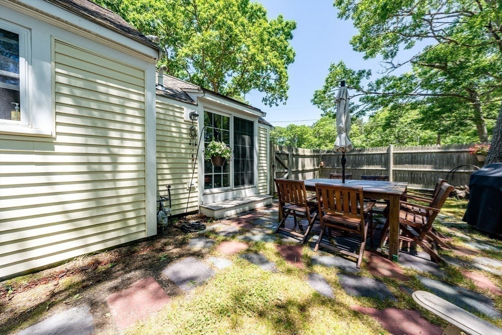 31 Lake Road East