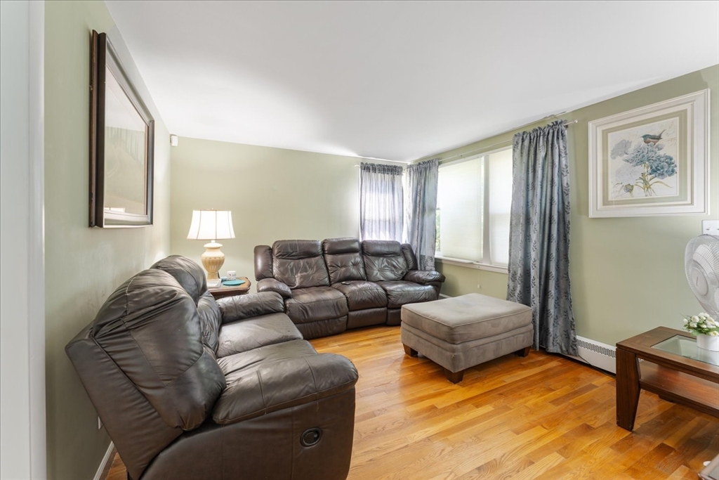 25 Maury Ln