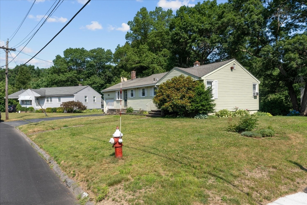 25 Maury Ln
