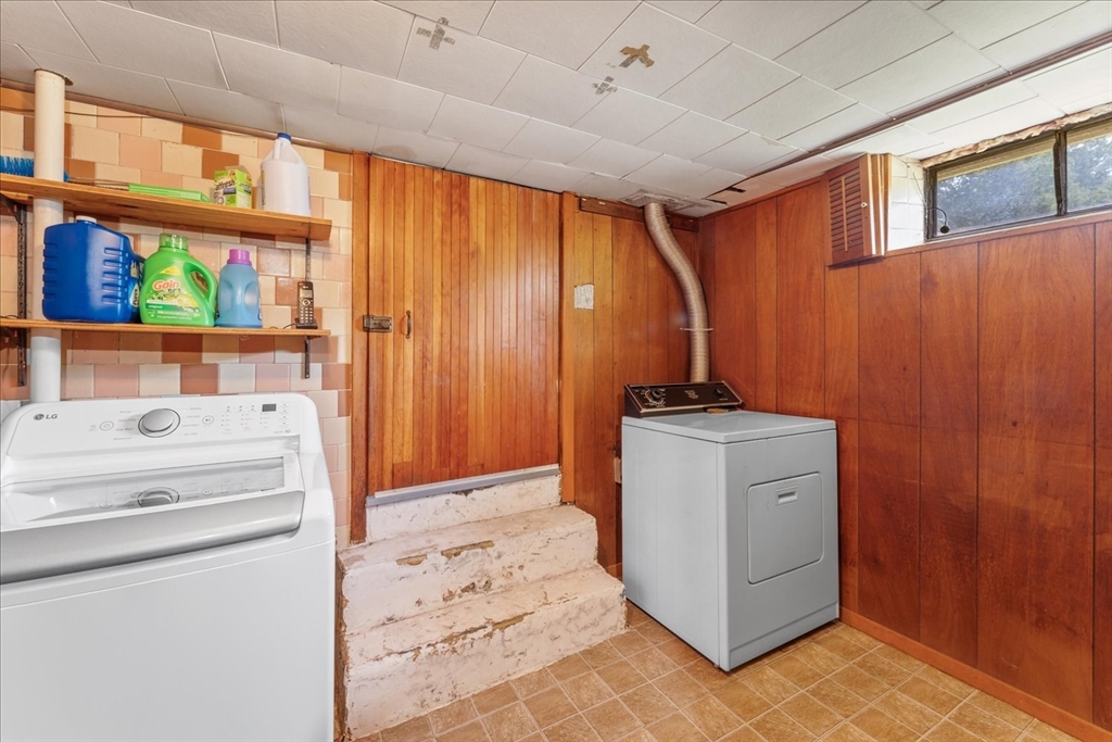 25 Maury Ln