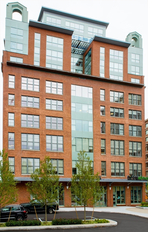 234 Causeway St Unit: 913/813