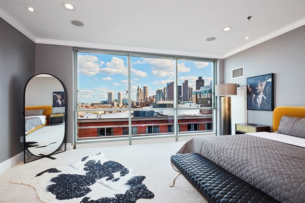 234 Causeway St Unit: 913/813