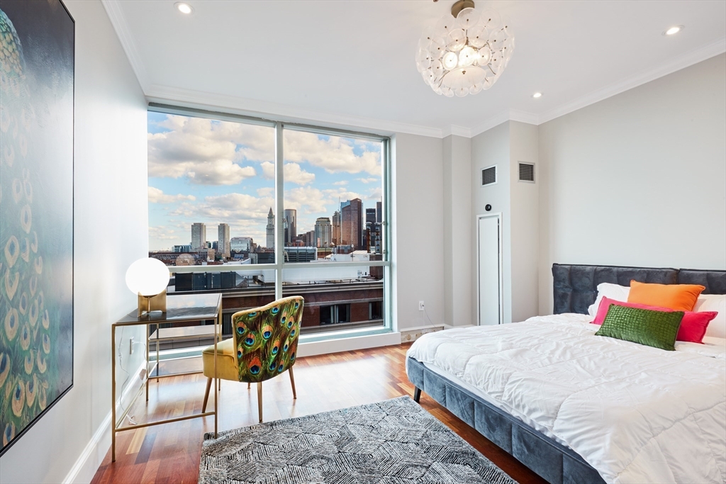 234 Causeway St Unit: 913/813