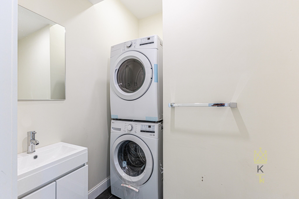 460 Washington St # 2