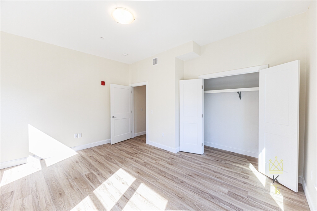 460 Washington St # 2