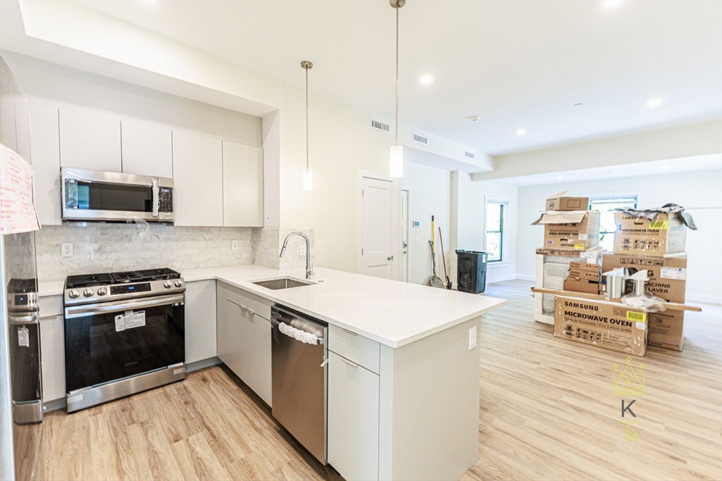 460 Washington St # 2