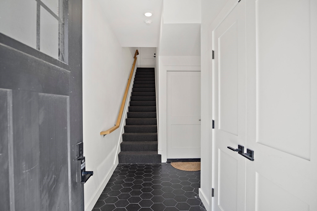 38 Lexington St # U2