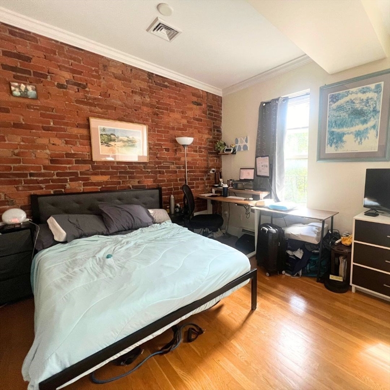 13 Albemarle St # 3