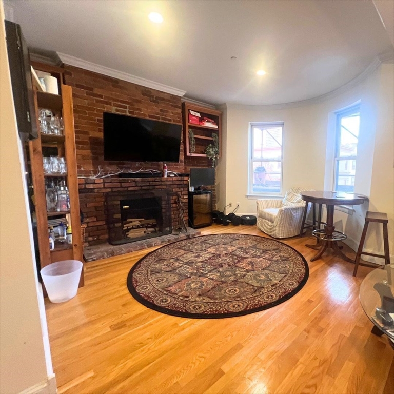 13 Albemarle St # 3