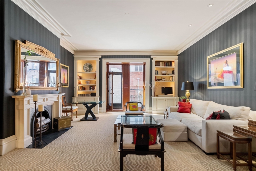 34 Commonwealth Ave # 1