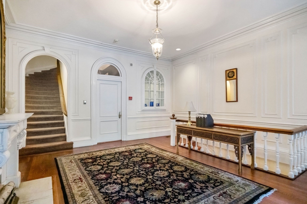 34 Commonwealth Ave # 1