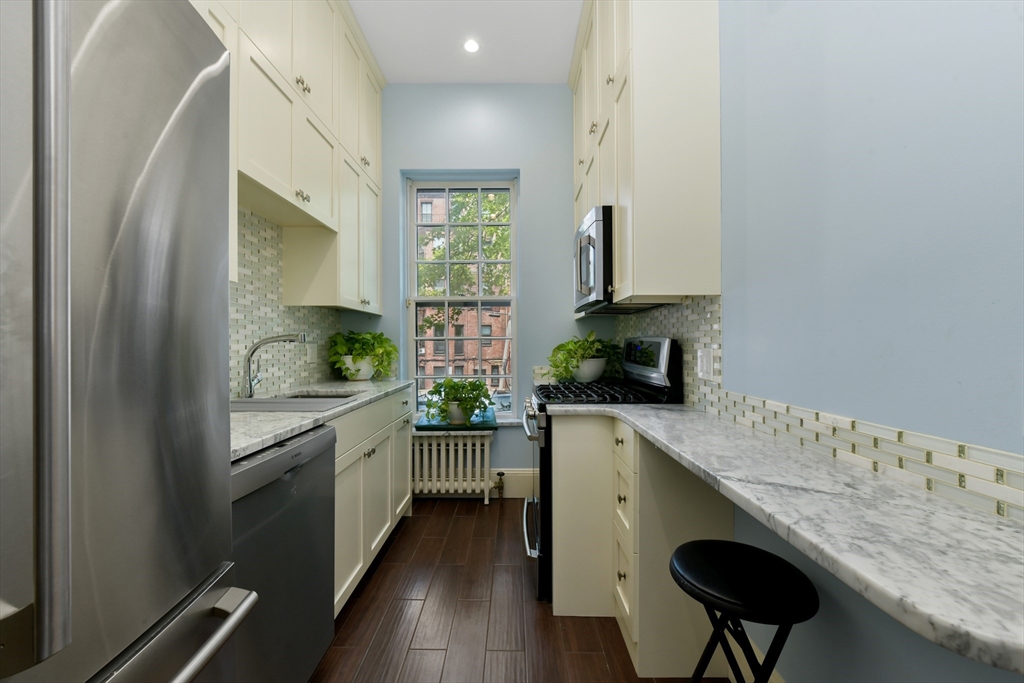 381 Marlborough St # 2