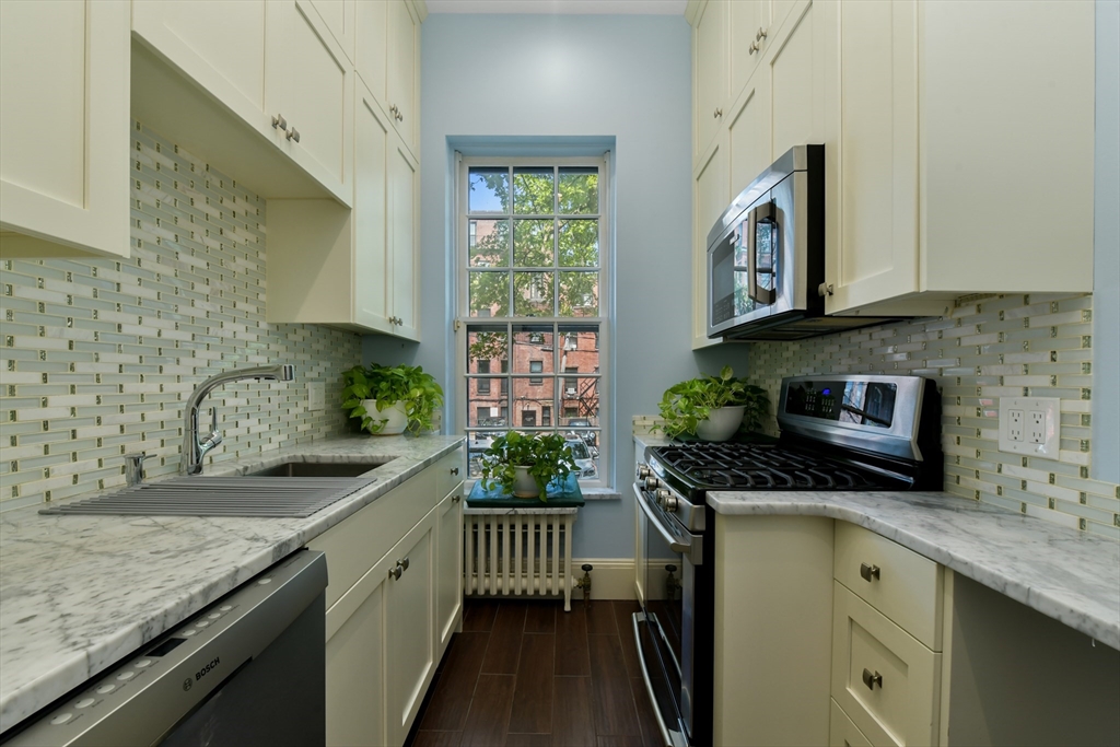 381 Marlborough St # 2