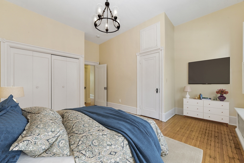 381 Marlborough St # 2