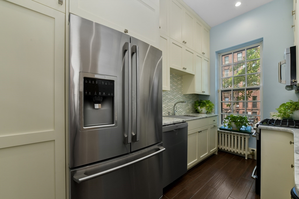 381 Marlborough St # 2