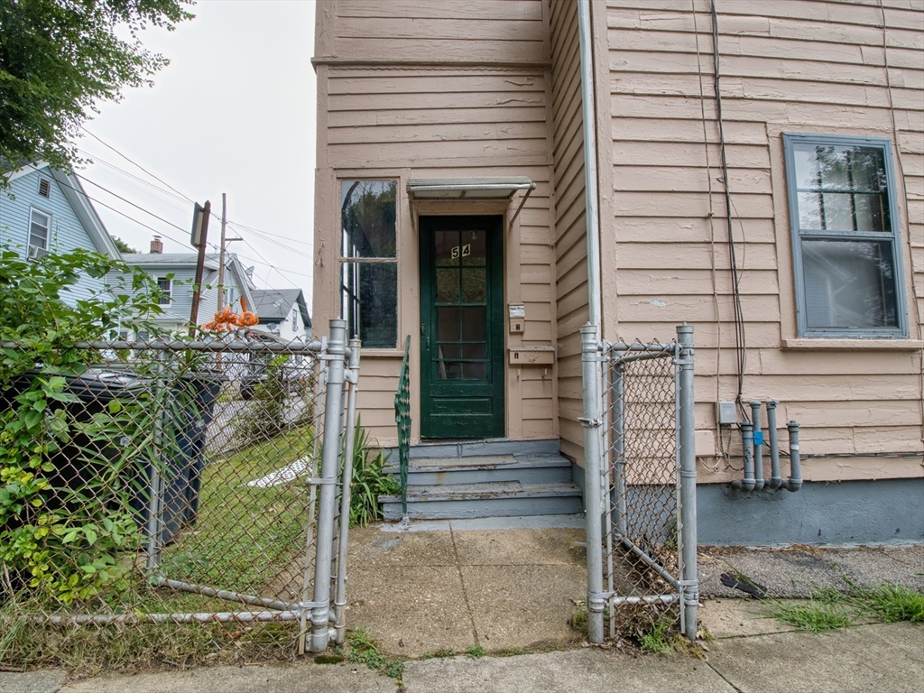 54 Lens St