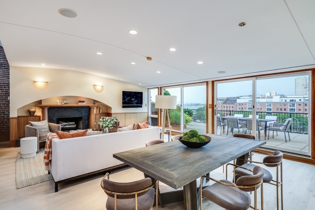 343 Commercial St # 602