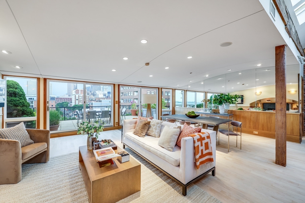 343 Commercial St # 602