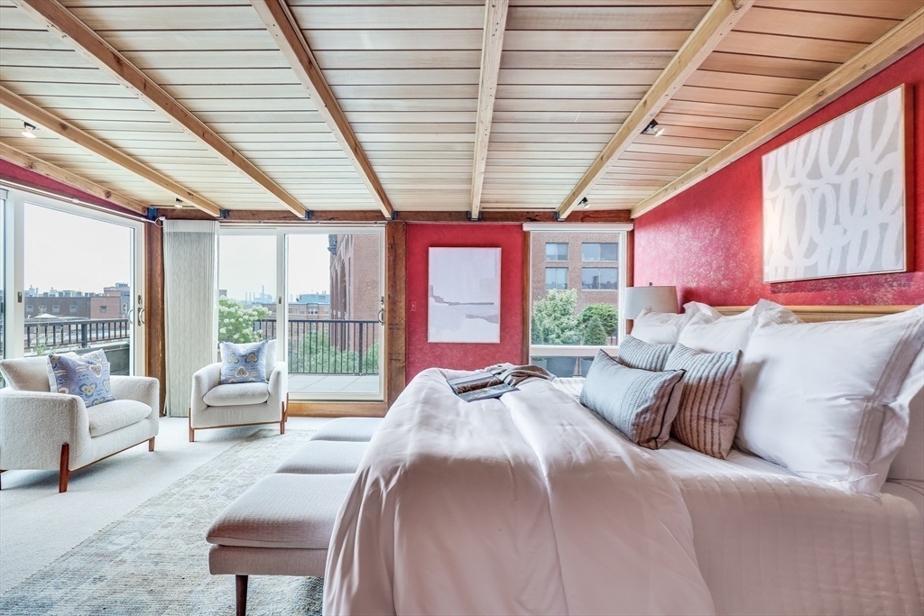 343 Commercial St # 602