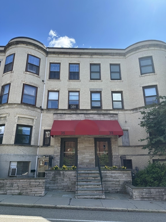 33 Saint Paul St # 3