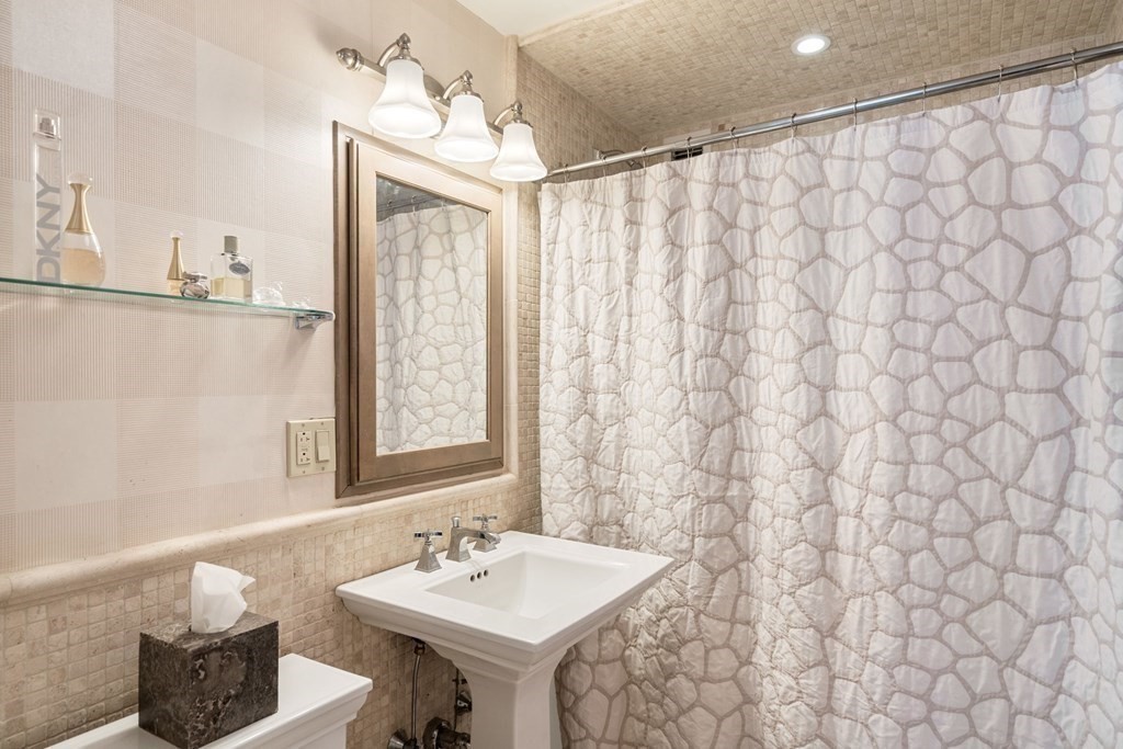 65 E India Row # H Unit: 3 H