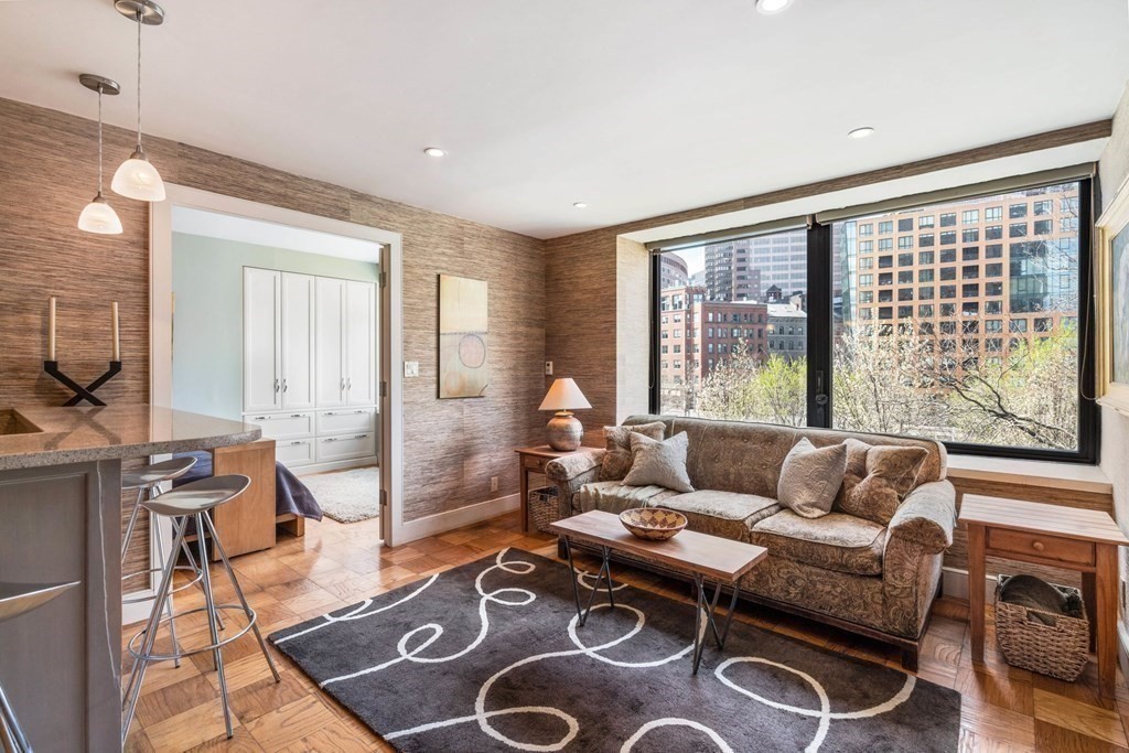 65 E India Row # H Unit: 3 H