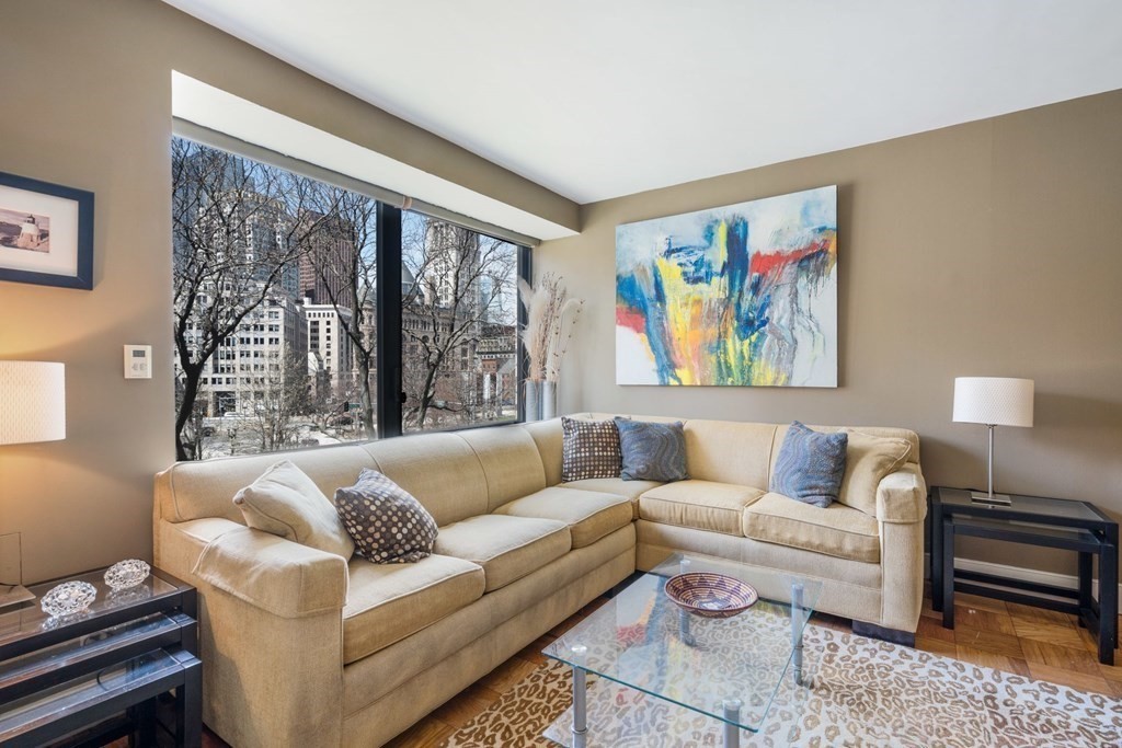 65 E India Row # H Unit: 3 H