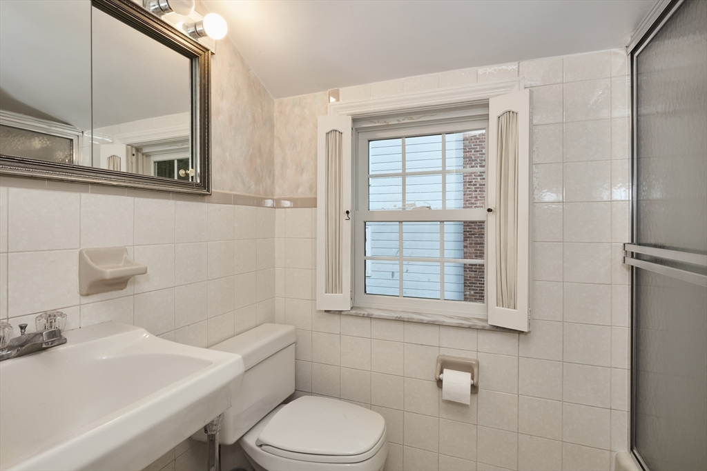 43 Hilma St
