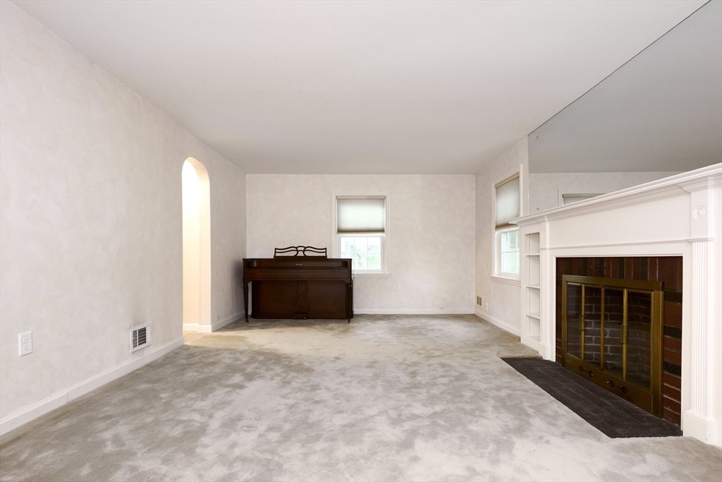 43 Hilma St